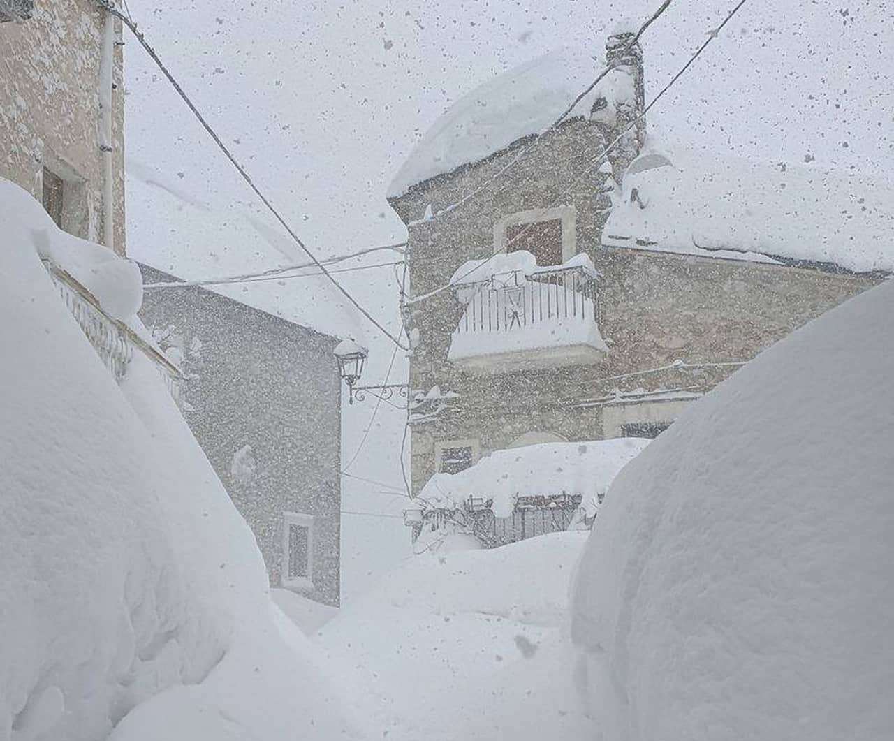 Grandi nevicate in Abruzzo montano