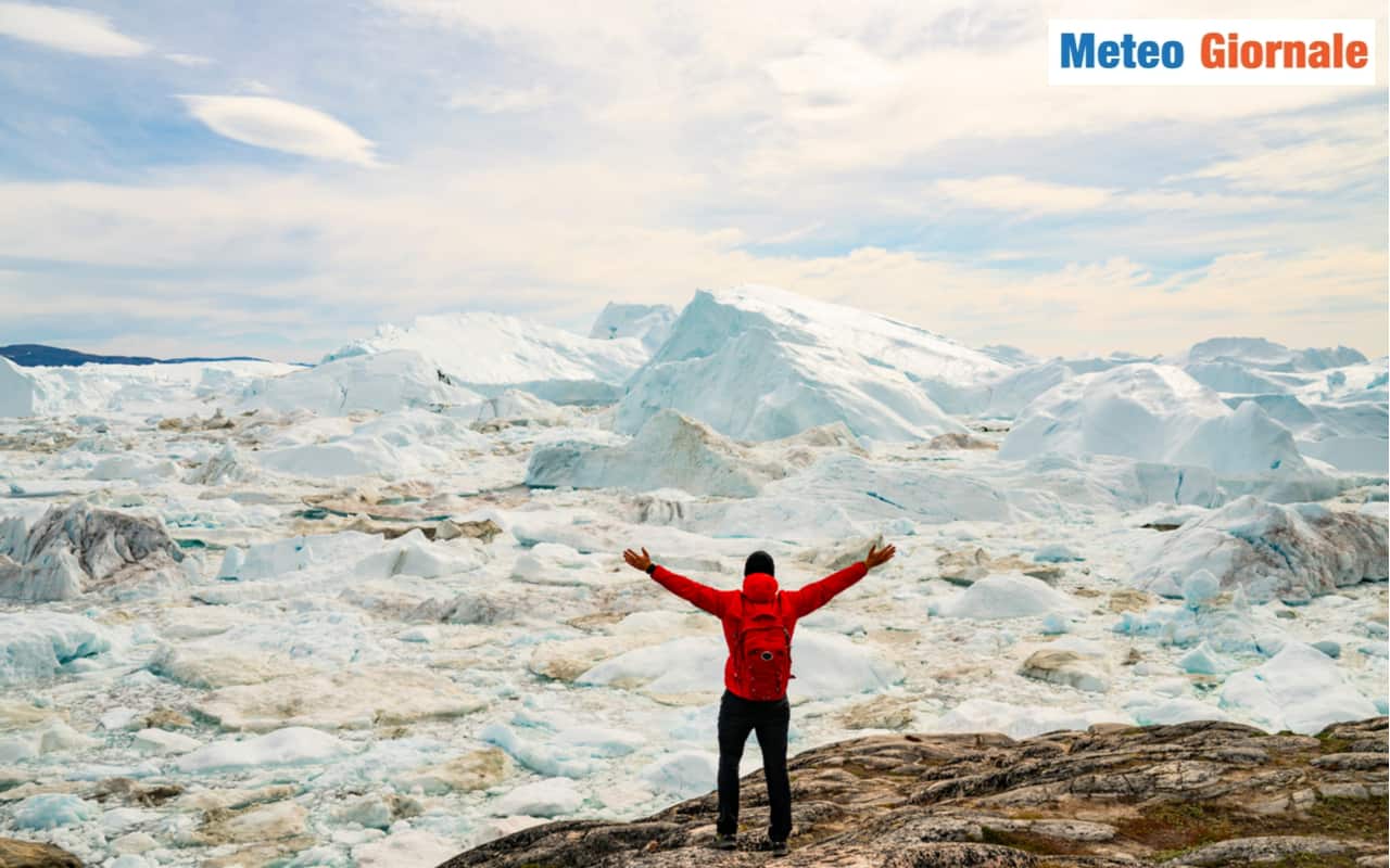 Lo scioglimento dei ghiacciai e della calotta glaciale della Groenlandia è una causa dell'innalzamento del livello del mare.