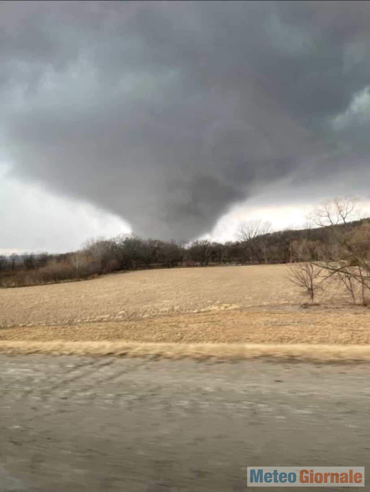 tornado e grandine Iowa2