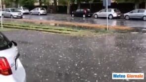 Grandine devastante in alcune aree d’Italia del Nord. Video Meteo