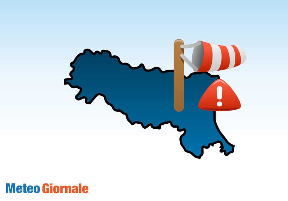 Emilia-Romagna, meteo estremo: il mare invade le strade costiere. Vento con raffica da uragano