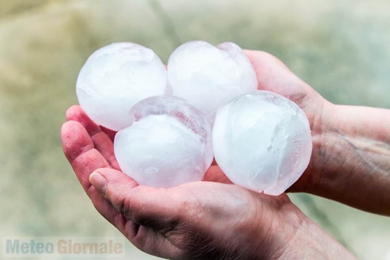 Meteo: quando la GRANDINE può uccidere. Chicchi record più di un chilo
