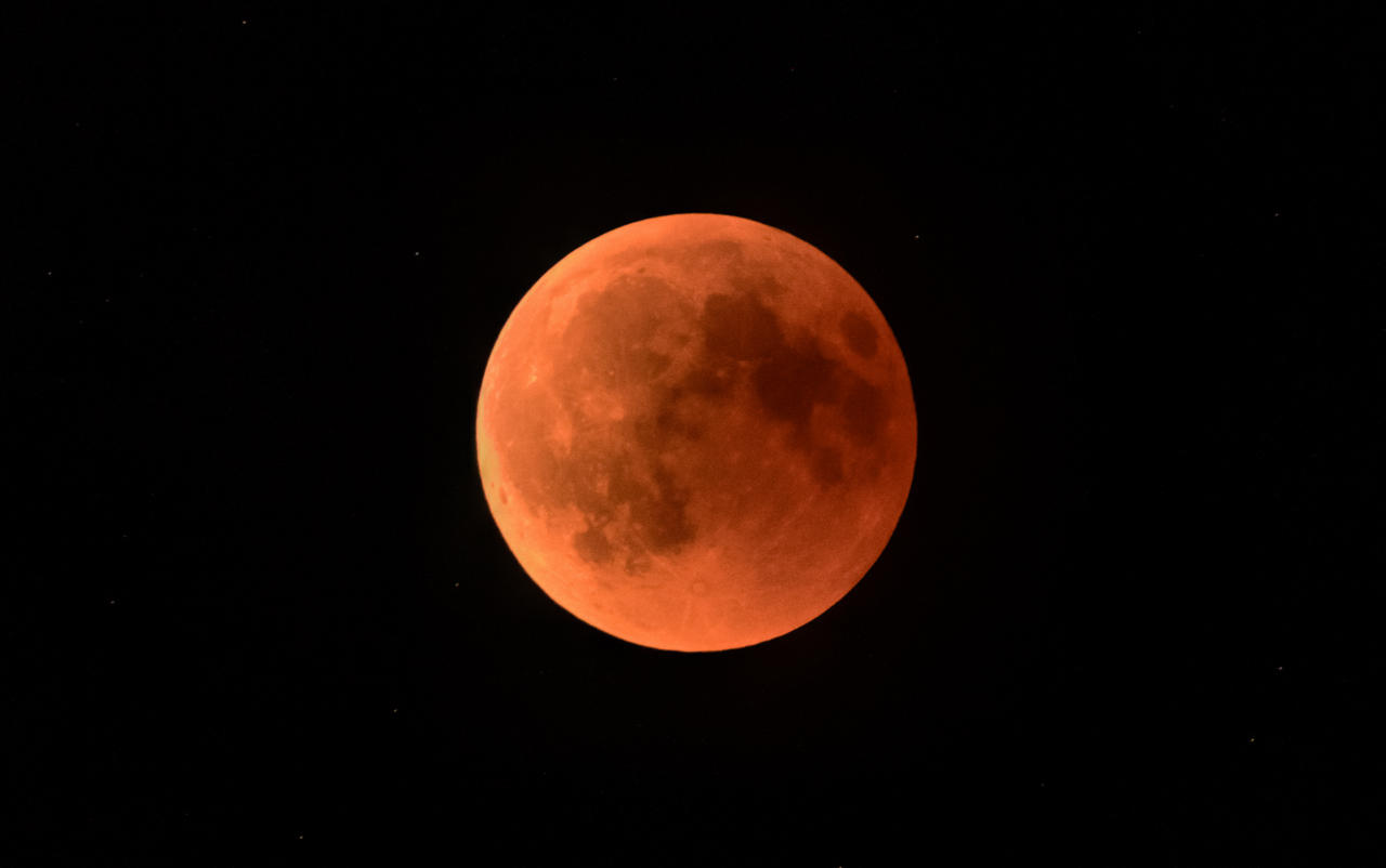 Arriva l'eclissi, ma sarà tra tarda notte e prime luci dell'alba