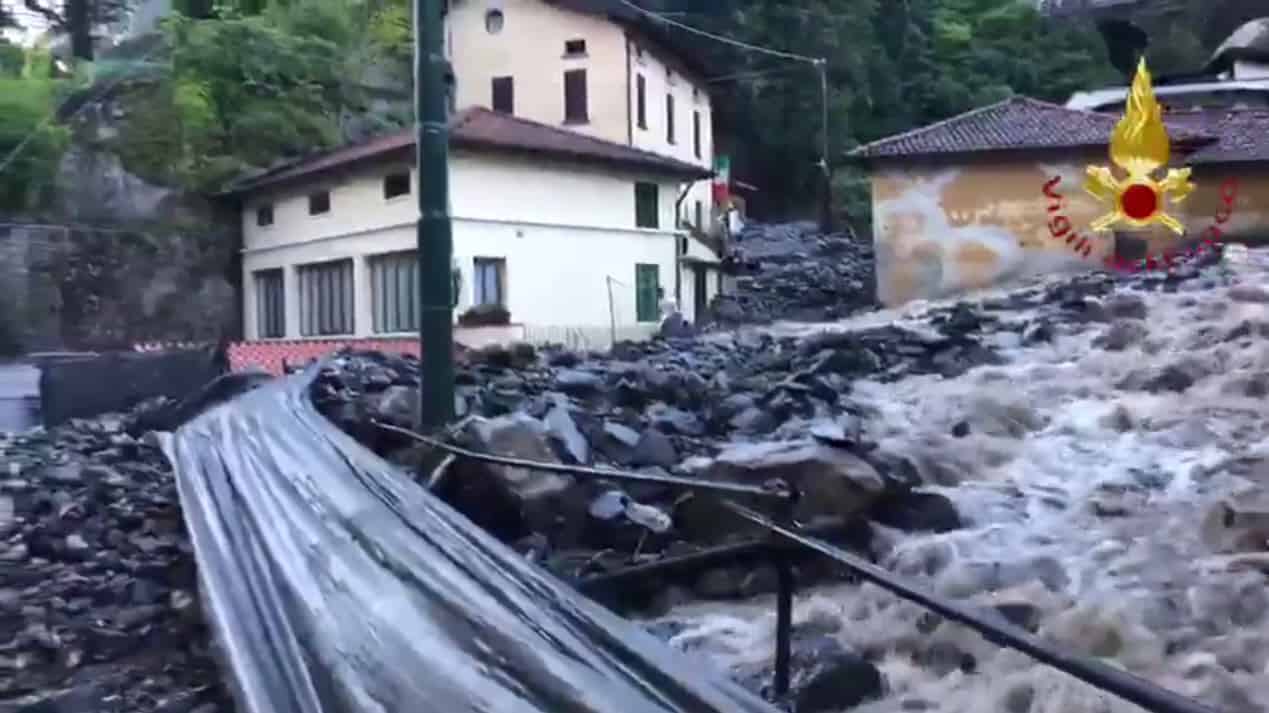 Diretta Meteo: allagamenti e frane in Lombardia per i temporali di forte intensità