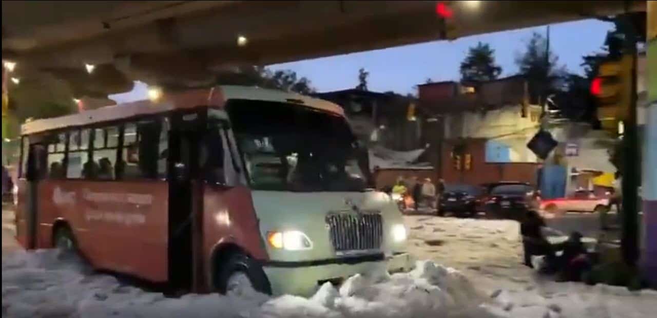 Video meteo da Città del Messico, grandine da record. Si può anche morire