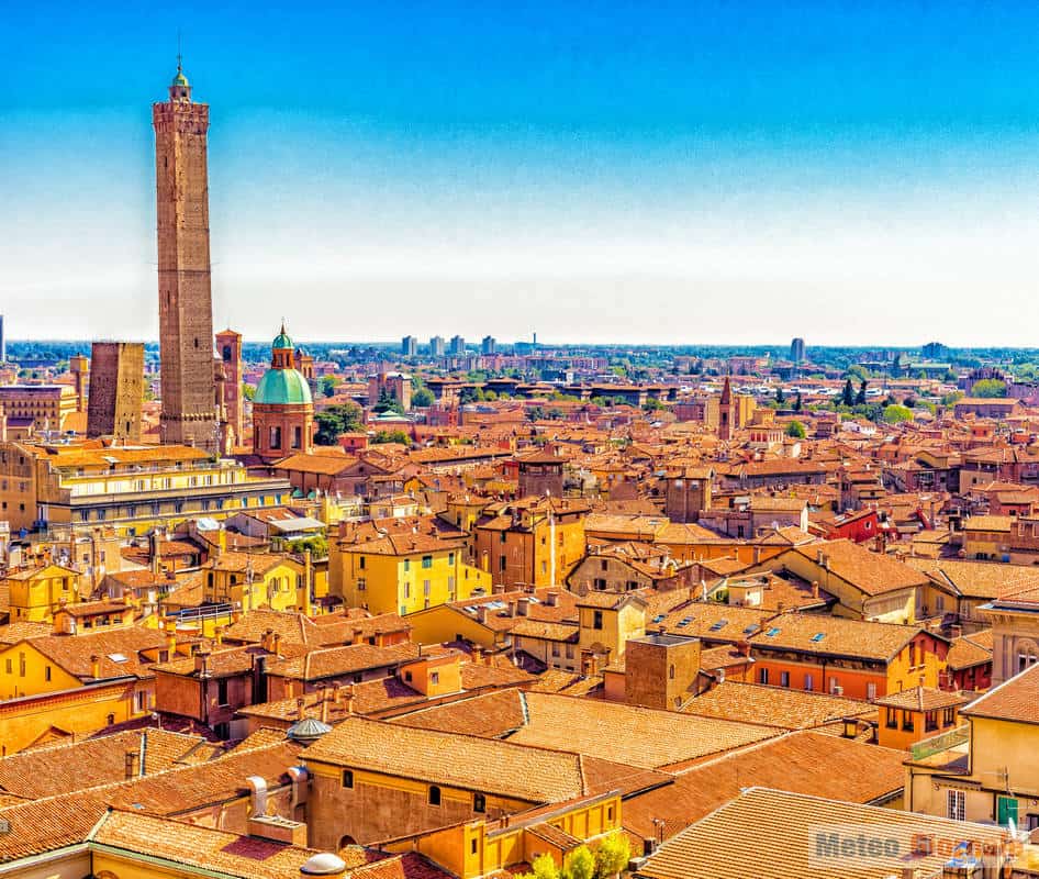Meteo BOLOGNA: caldo, temperature diminuzione temporanea. Qualche temporale. Poi di nuovo molto caldo