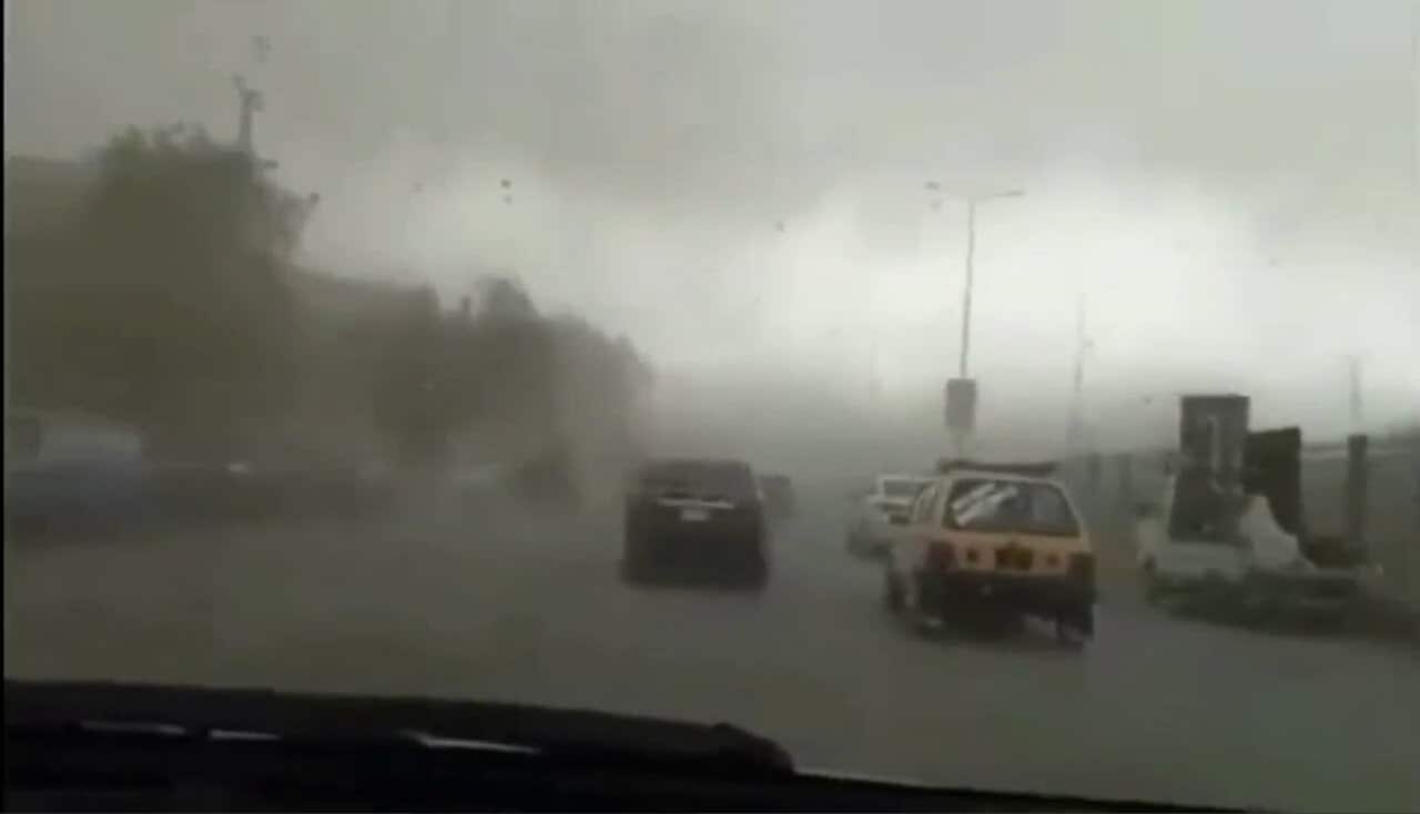 Meteo estremo, in Pakistan disastri tra siccità, caldo e tempeste di polvere e sabbia. Video