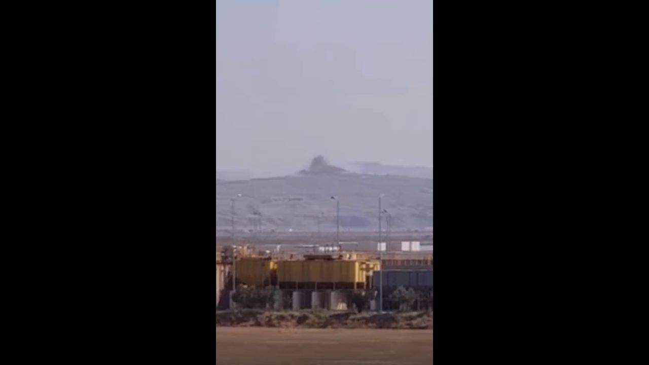 Eruzione vulcano di fango a Lokbatan. Azerbaigian, Video