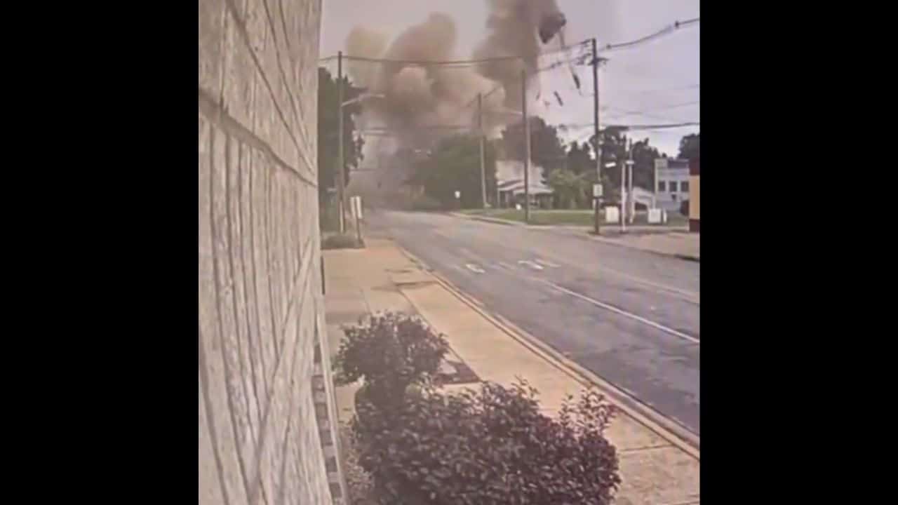 Video dell’esplosione di gas negli USA, danneggiate decine di abitazioni