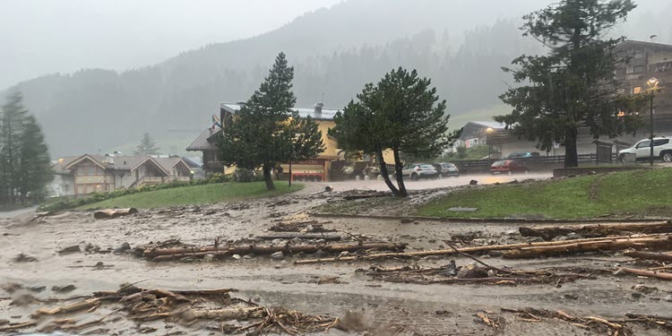 Alluvione lampo tra Val di Fassa e Alto Adige. Evacuazioni. Video Meteo