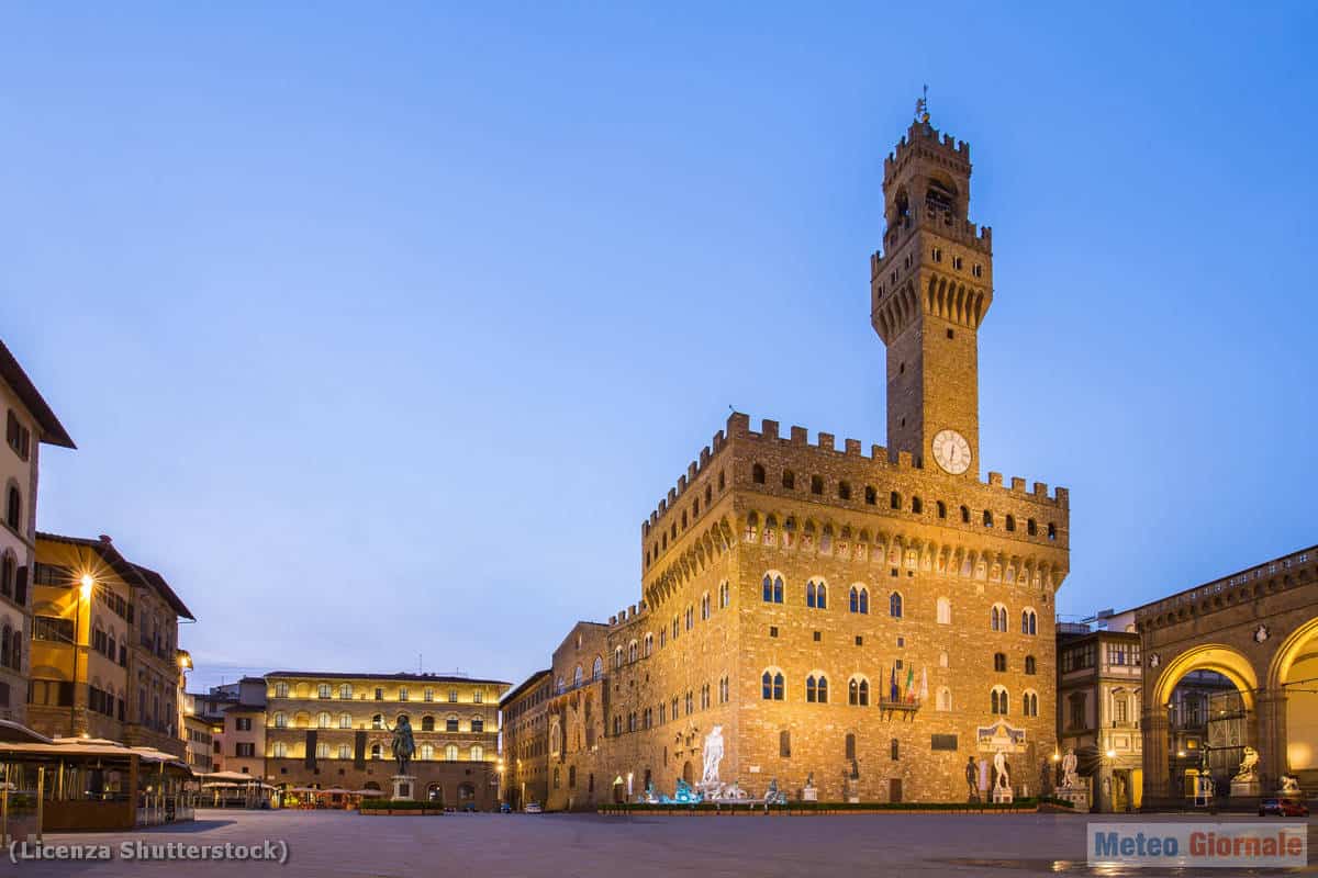 Meteo FIRENZE caldo tropicale, temporali con rischio di nuovi nubifragi
