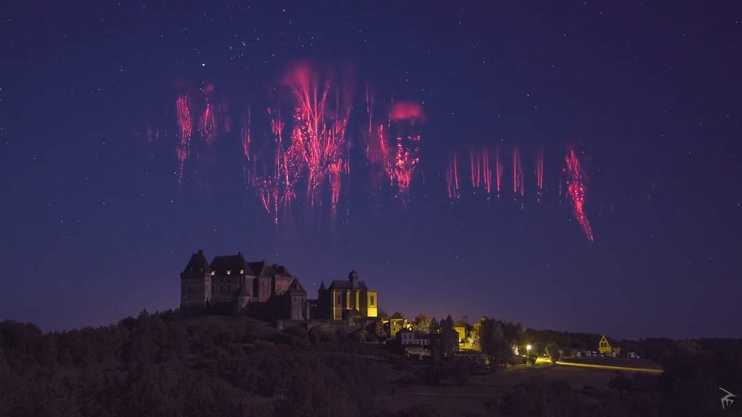 Spettacolari “Spettri rossi” fotografati in Francia