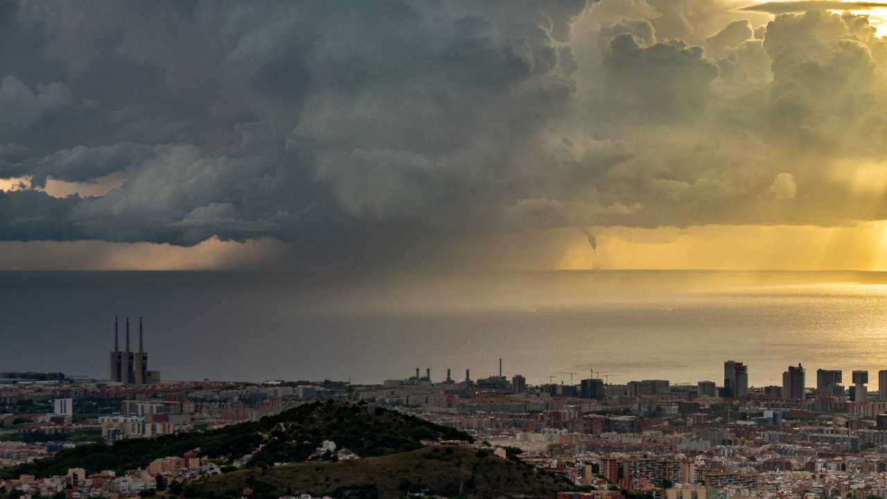 tempesta barcellona tromba marina scaled