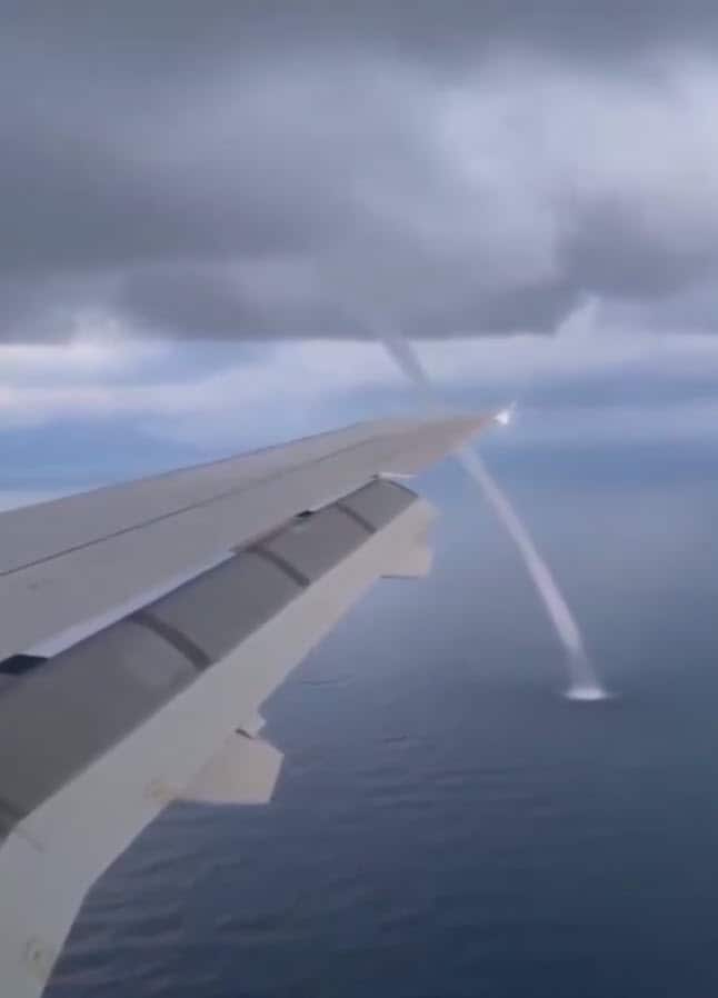 Tromba Marina nella costa dell’Ucraina, vista da Aereo Video meteo