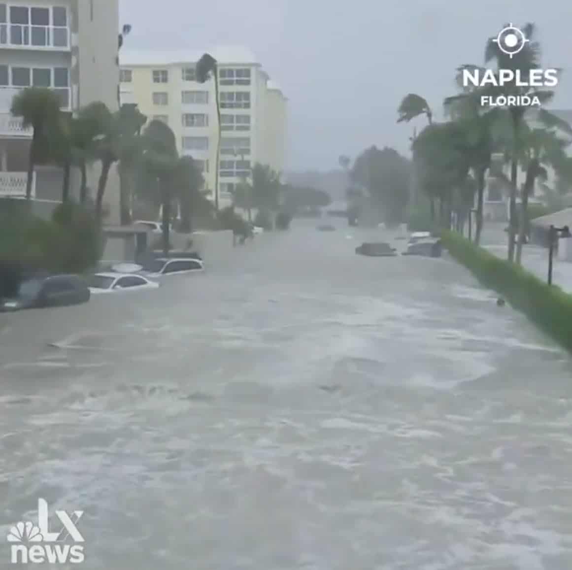 Sembra uno tsunami, ma è l’onda di tempesta dell’uragano IAN, in Florida. Video meteo delle devastazioni
