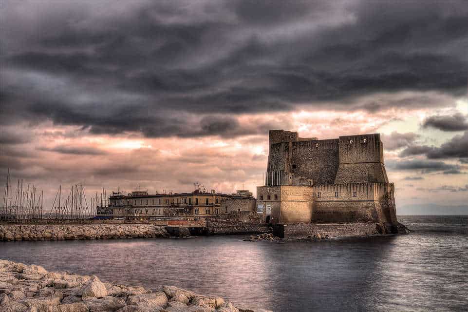 Meteo NAPOLI: bel tempo e caldo per questo periodo dell’anno