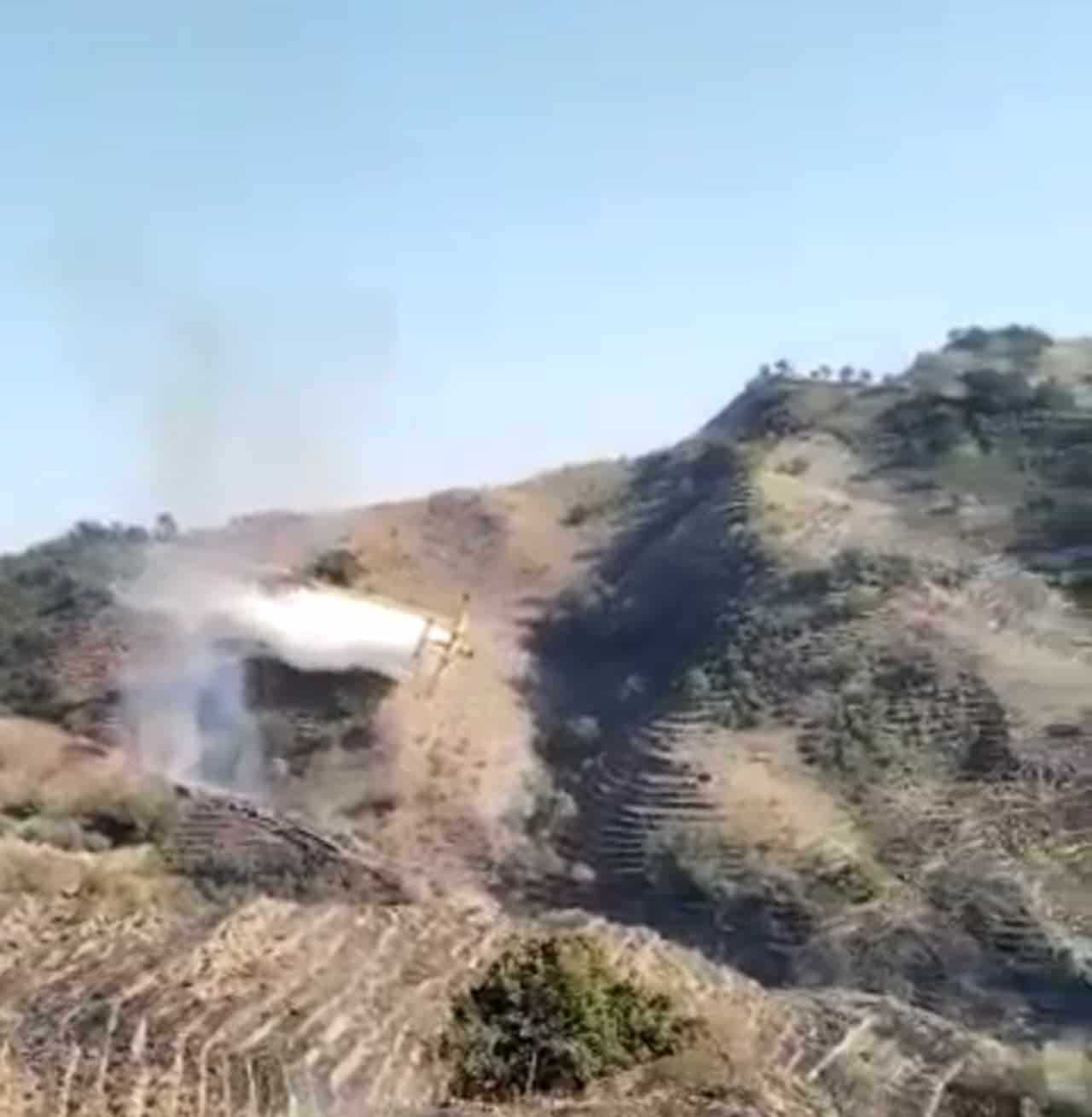 Canadair si abbatte nei monti dell’Etna. Una disgrazia. Video