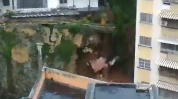 Frana a Caracas, Venezuela causata dal maltempo. Video meteo