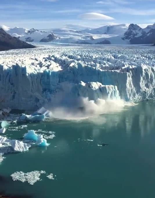 Frana il ghiacciaio del Perito Moreno in Argentina
