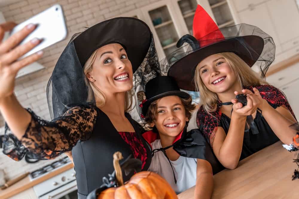 shutterstock 2046402008