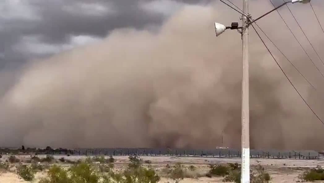 Incredibile tempesta di sabbia in Messico. Video meteo