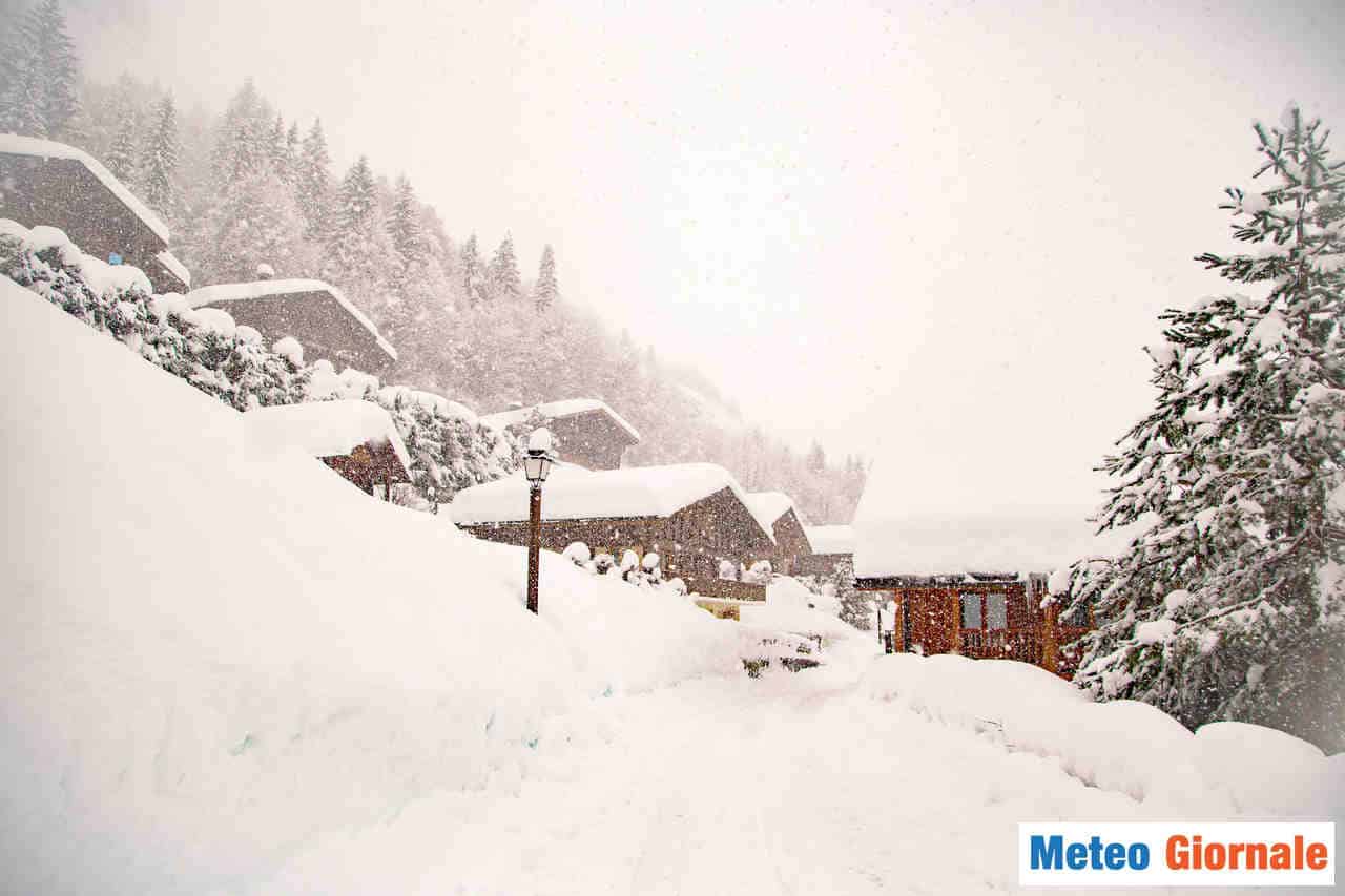 Meteo: autunno cambia volto, sta arrivando la neve. Ecco tutti i dettagli