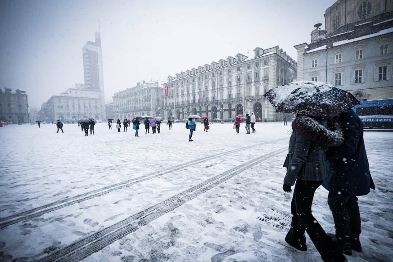 Meteo: ecco la neve in pianura al Nord, forte nevicata imbianca Torino 1 Torino sotto la neve