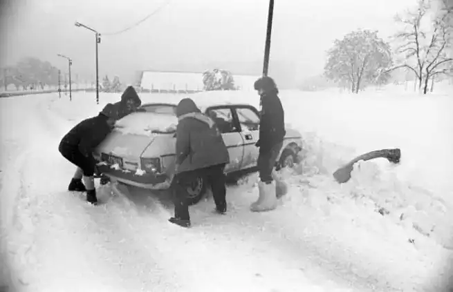 1985 2