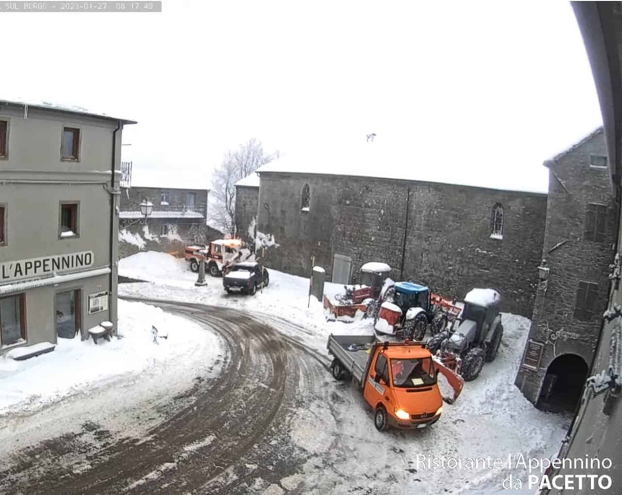Scenari fiabeschi, dalla webcam in diretta da San Pellegrino in Alpe (LU) – Garfagnana. Video meteo