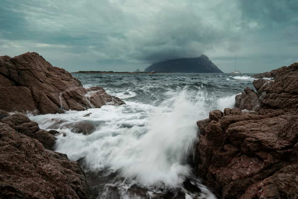 Meteo Sardegna, rischio nubifragi. Temporali in Sicilia