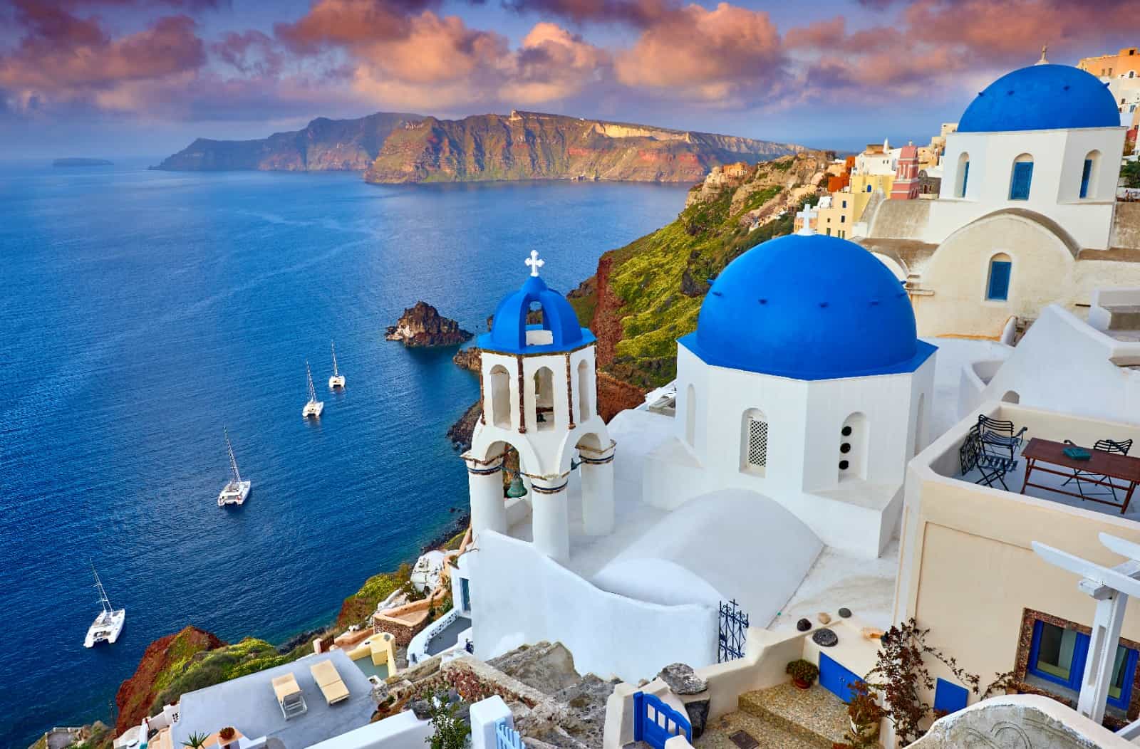 Pronto per partire? Scopri la magia di Santorini ad Aprile: tutti i segreti da non perdere!