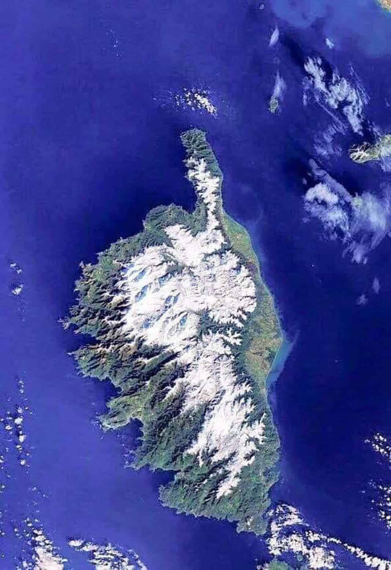 METEO: Forti ed insolite nevicate sulle Isole Hawaii, pericolo valanghe in Corsica