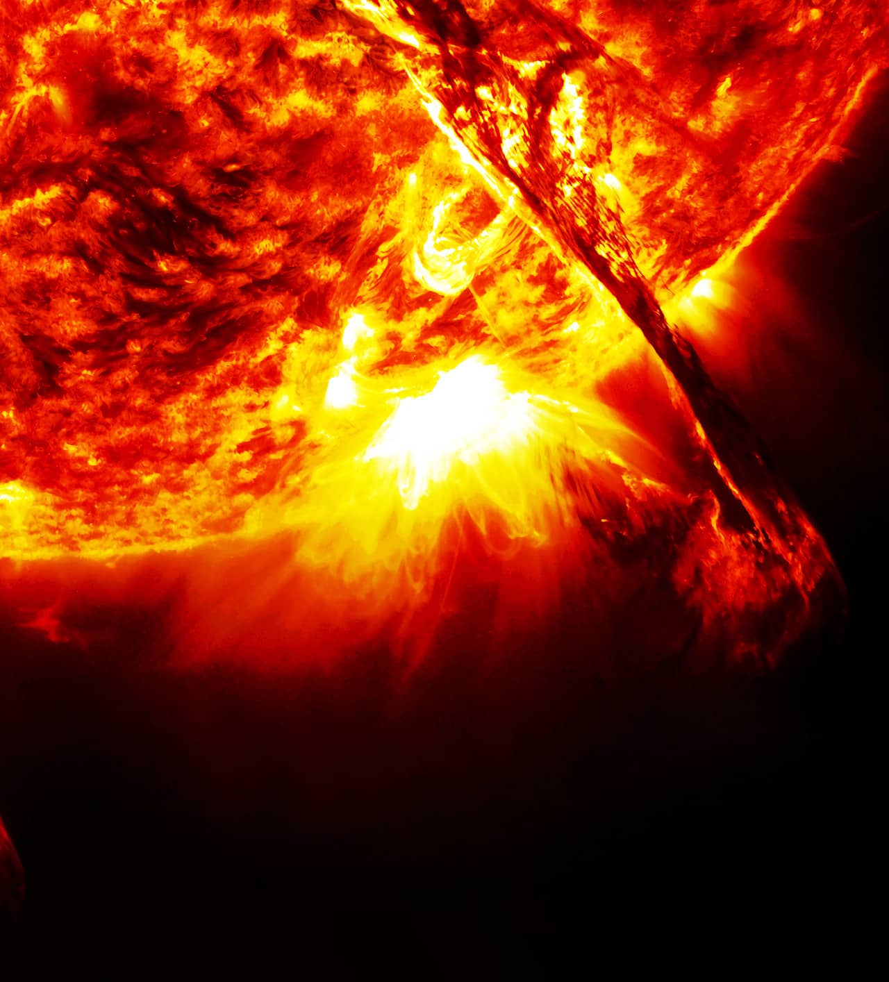 Enorme buco nell’atmosfera del Sole punta verso la Terra