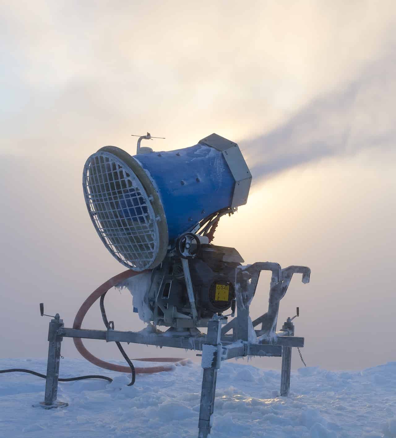 Neve artificiale: tra presente e futuro. È una scelta sostenibile? La risposta lascia basiti