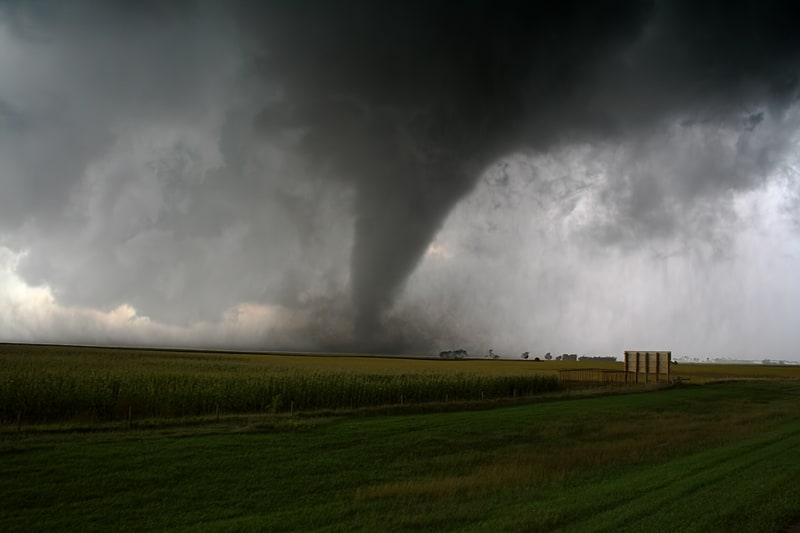 METEO: 272 km/h di velocità del tornado in Mississippi. Tempesta in Francia e Svizzera