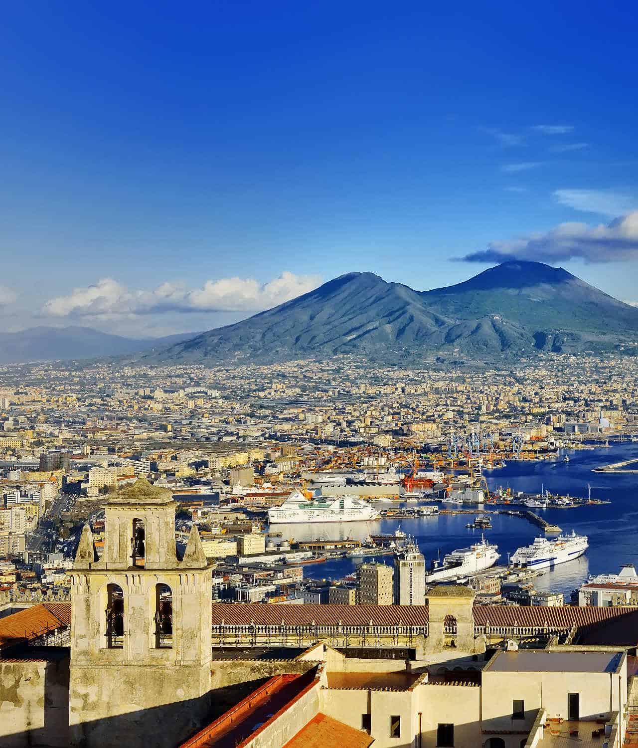 Previsioni Meteo Napoli: Settimana Variabile tra Sole e Pioggia 22 Previsioni Meteo Napoli: Settimana Variabile tra Sole e Pioggia