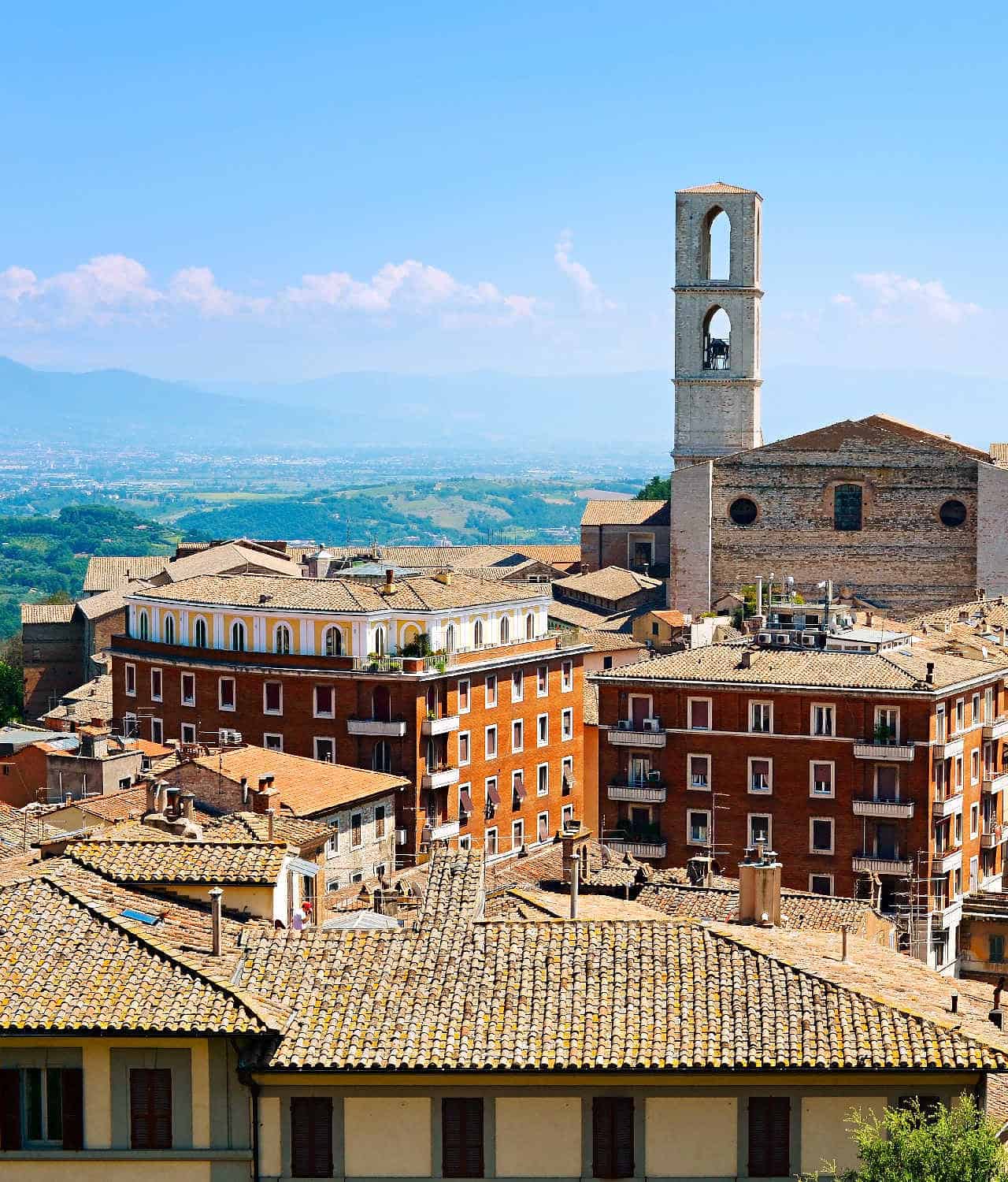 Meteo di aprile a Perugia: bruschi ritorni di freddo, ma anche caldo, piogge e temporali