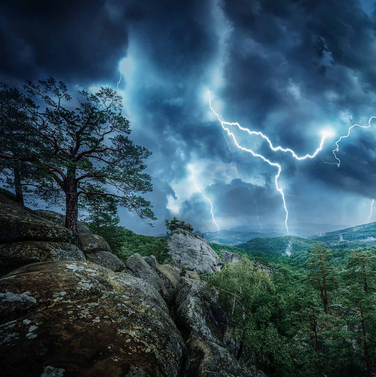 Meteo per Domani 10 Aprile, Pasquetta. Altri temporali