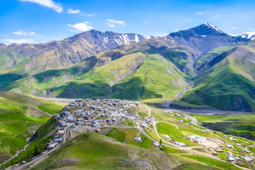 Viaggio in Azerbaigian: Un’esperienza indimenticabile tra cultura, avventura e bellezza unica