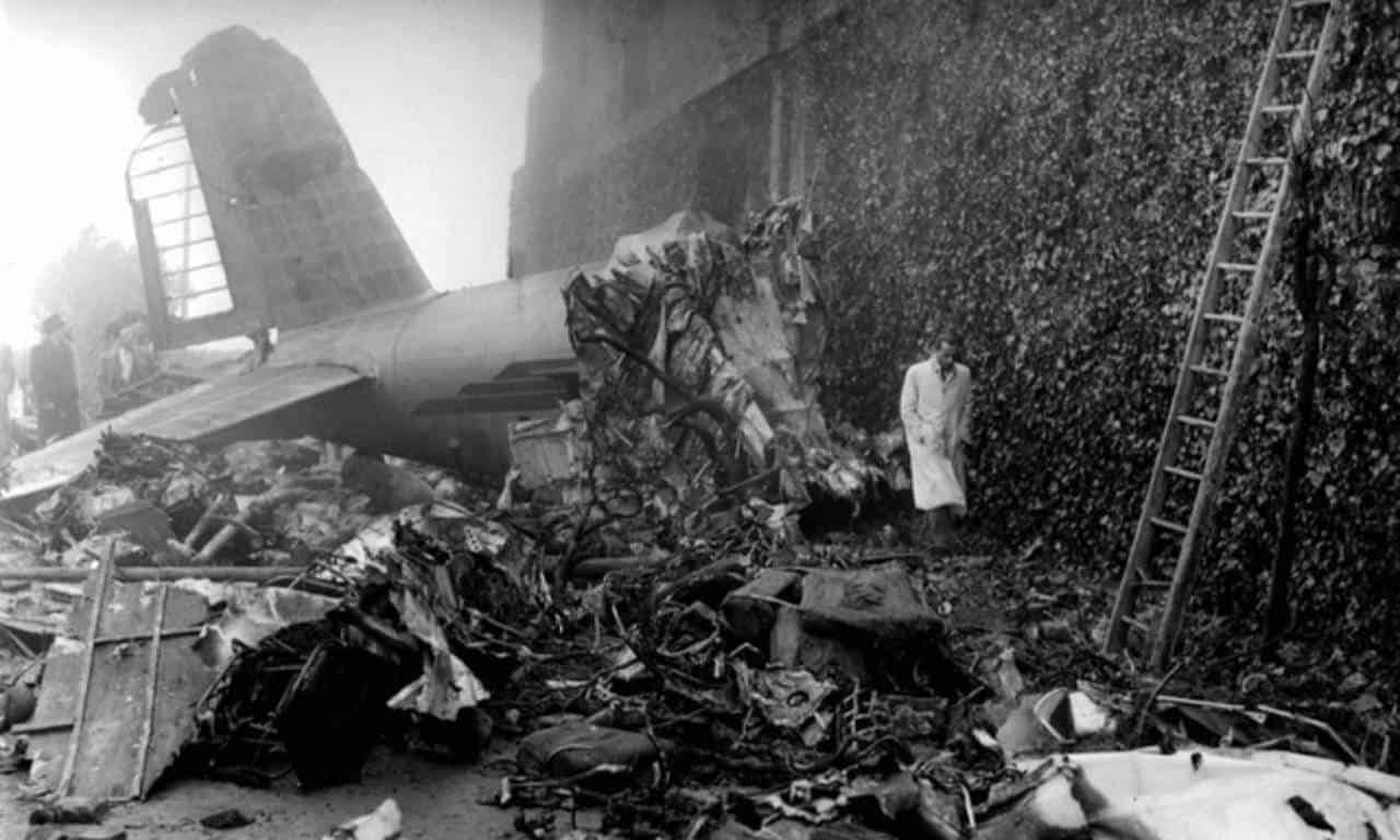 Ciò che rimase dell'aereo schiantatosi a Superga