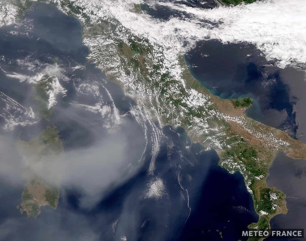Meteo: la nube degli incendi canadesi giunge anche sull'Italia 35 Meteo: la nube degli incendi canadesi giunge anche sull’Italia