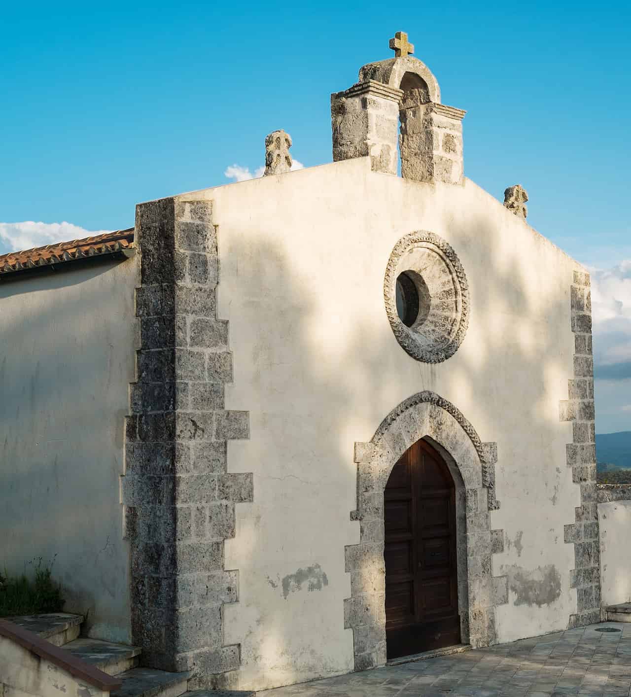 Il borgo Misterioso della Sardegna con un villaggio punico sommerso. Il fascino è qui