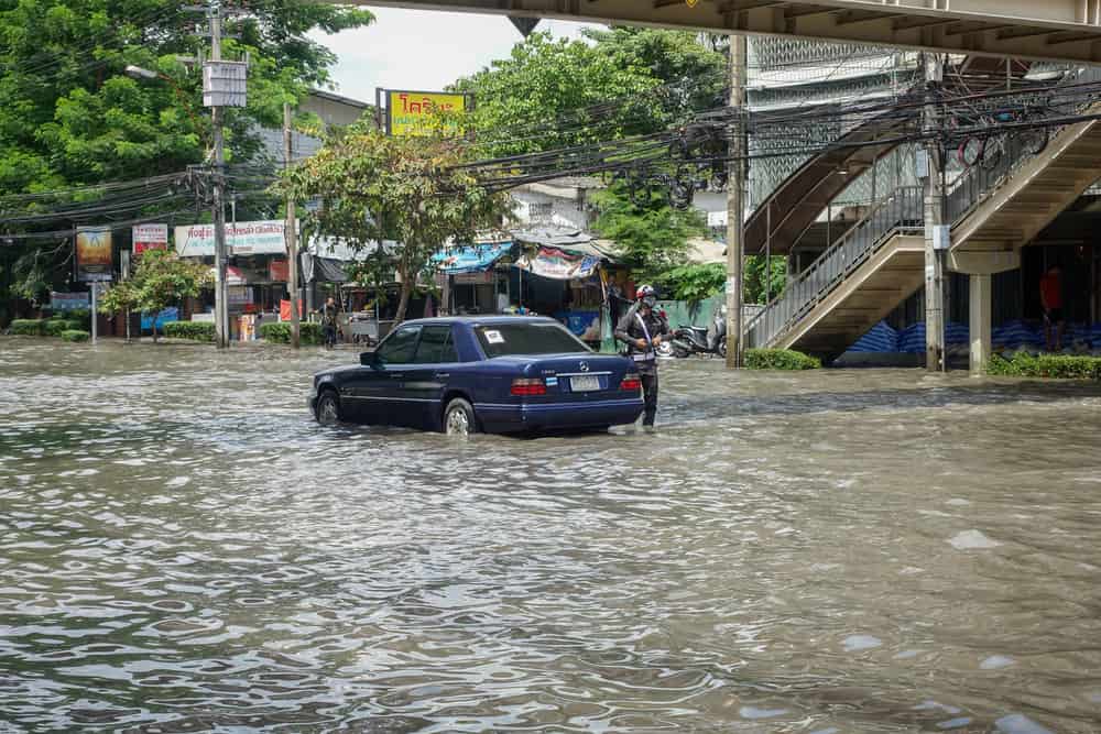 Meteo, nubifragio a Parigi e a Siena