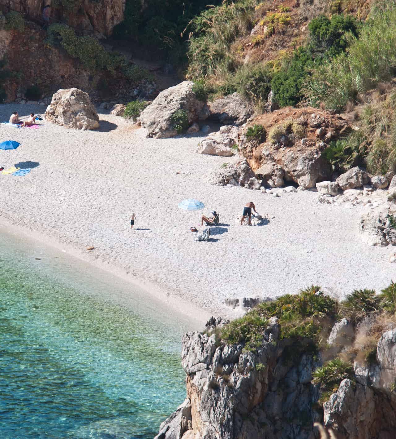 Come raggiungere e visitare le spiagge più affascinanti della Riserva dello Zingaro in Sicilia 6 Come raggiungere e visitare le spiagge più affascinanti della Riserva dello Zingaro in Sicilia