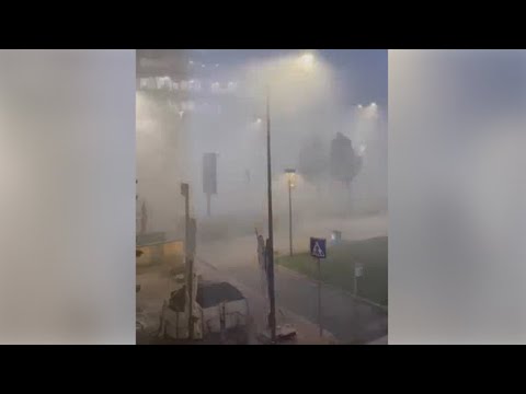 Diretta meteo, il nuovo temporale su Milano. Video