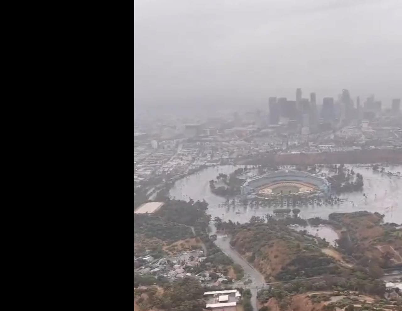 Alluvione per la tempesta tropicale Hilary a Los Angeles. Video Meteo