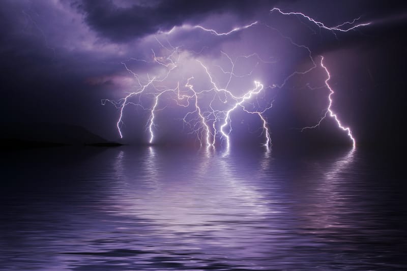 Forti temporali estivi inondano la Florida, offrendo a milioni una breve tregua dal caldo estremo