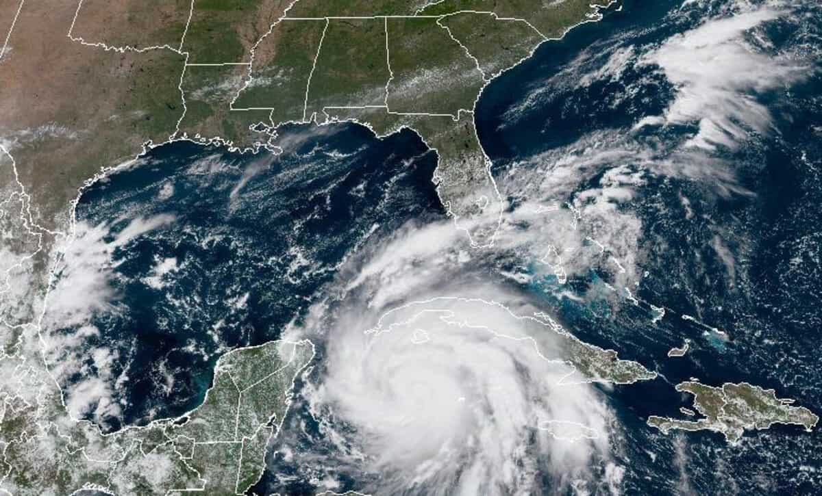 florida residents prepare for hurricane ian