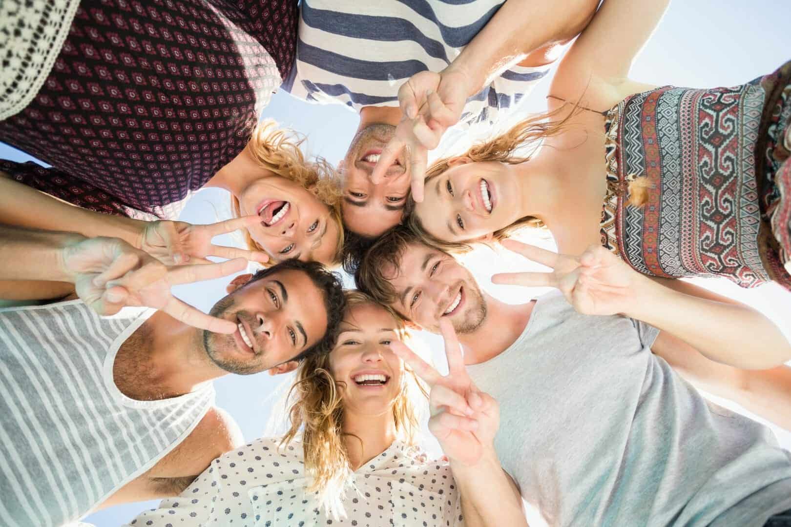 Scienziati rivelano: a quale età siamo più felici?