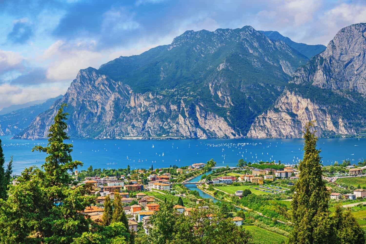 Cosa scoprire sul Lago di Garda? Destinazioni, percorsi e meraviglie